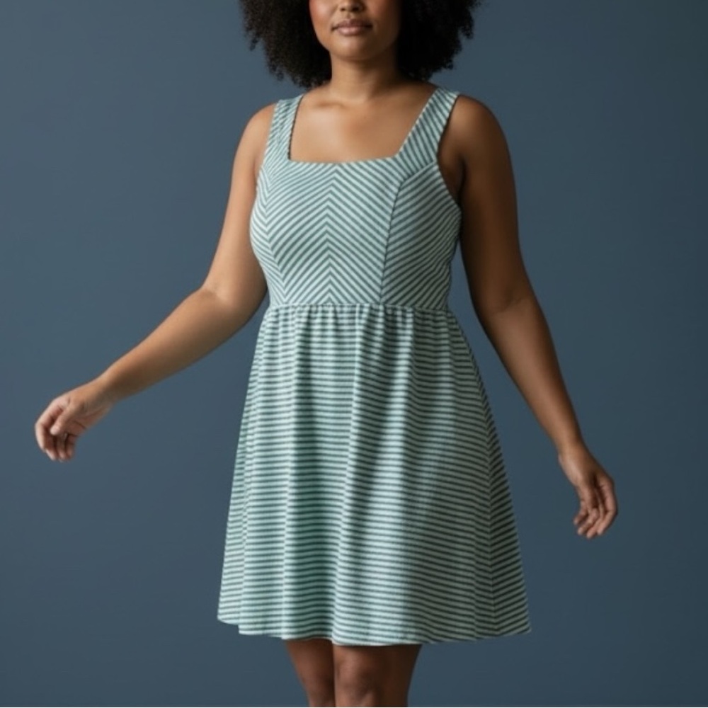 157. ALYA Sleeveless (above knee) Dress - size Large